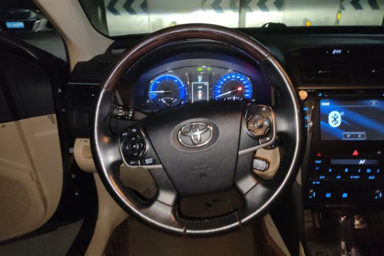 Used Toyota Camry 2015 Dual-Engine 2.5 HG Luxury Navigation Edition
