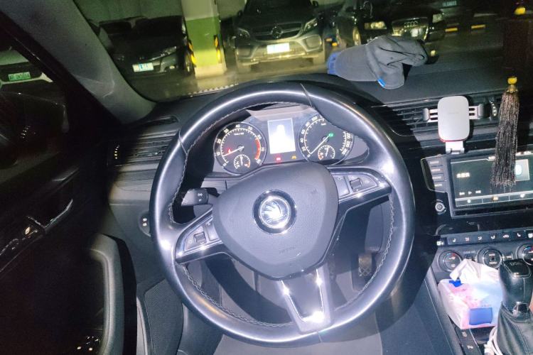 Used Skoda Superb 2016 TSI330 DSG Smart Drive Edition
