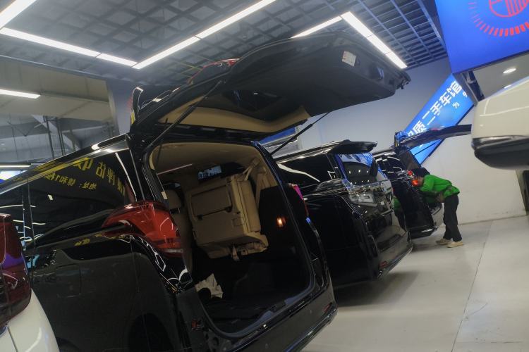 Used Toyota Alphard 2021 Dual-Engine 2.5L Luxury Edition
