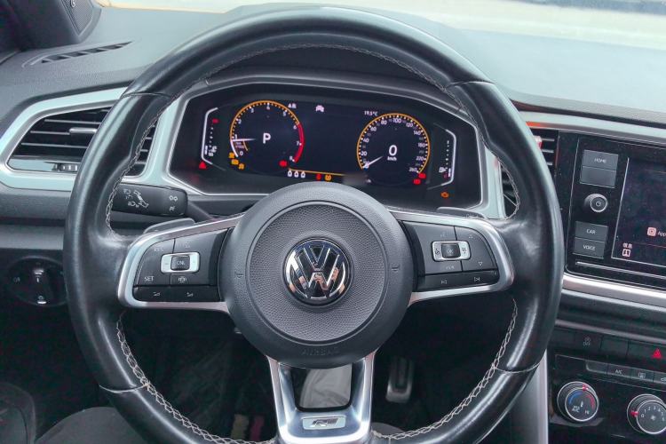 Used Volkswagen T-ROC 2020 280TSI DSG Two-Wheel Drive R-Line Pro
