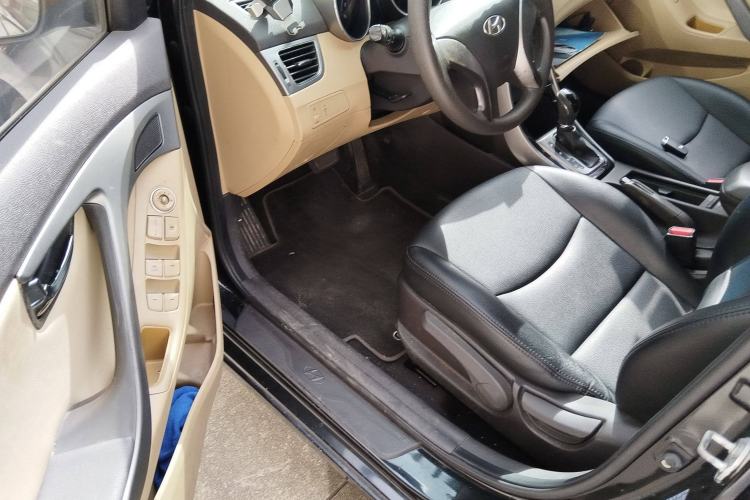Used Hyundai Elantra (5th Generation / Langdong) 2012 1.6L Automatic Leading Model