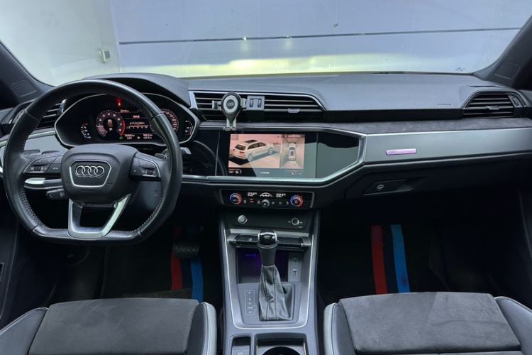 Used Audi Q3 2019 35 TFSI Fashion Dynamic Model Interior 6