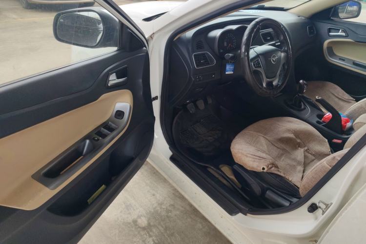 Used Haima Fumei 2015 1.6L Manual Prestige Model Driver Seat