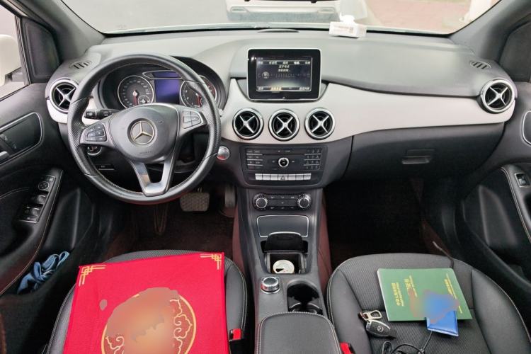 Used Mercedes-Benz B-Class 2015 B 200 Sport Edition Center Console