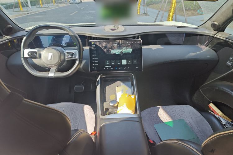 Used Avatr 11 2023 Long-Range Single-Motor Version 5 Seats Center Console