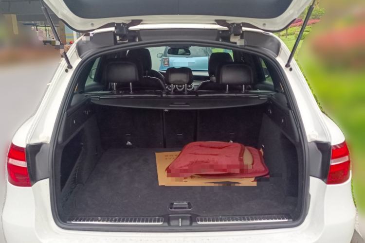 Used Mercedes-Benz GLC 2018 Facelift GLC 260 4MATIC Luxury Edition
