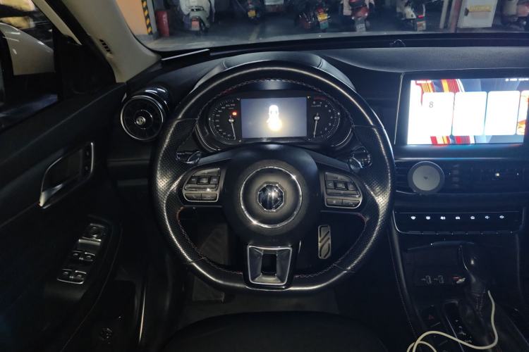 Used MG HS 2018 20T Automatic Two-Wheel Drive Hormone Passion Edition China V Standard Steering Wheel