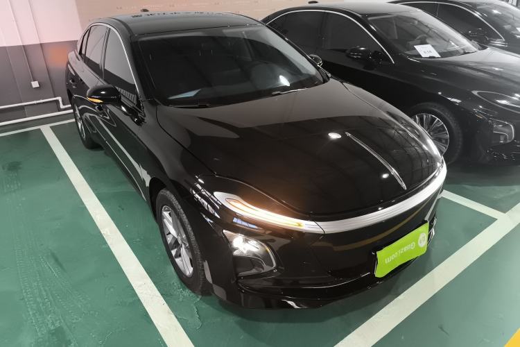 Used Hongqi E-QM5 2025 500km Range Commuter Version