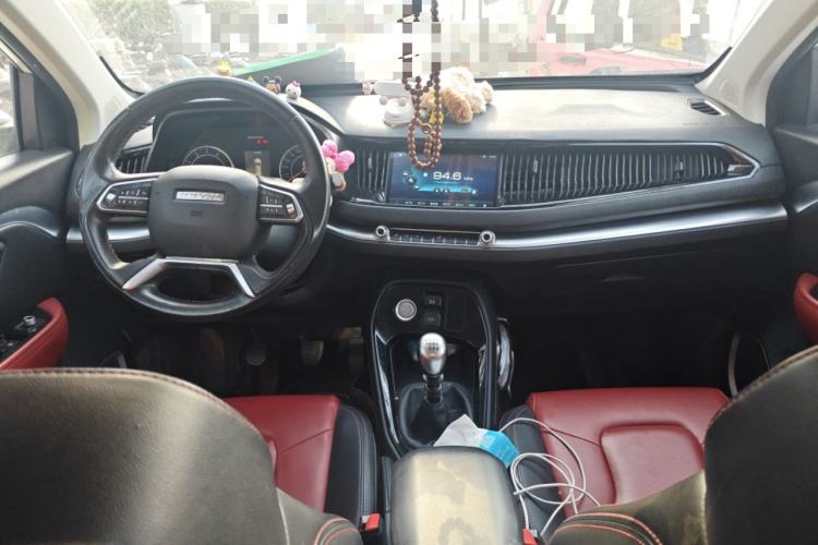 Used Haval H2s 2017 Blue Label 1.5T Manual Elite Model Center Console