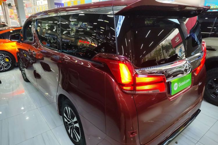 Used Toyota Alphard 2018 Revised Version 3.5L Premium Edition
