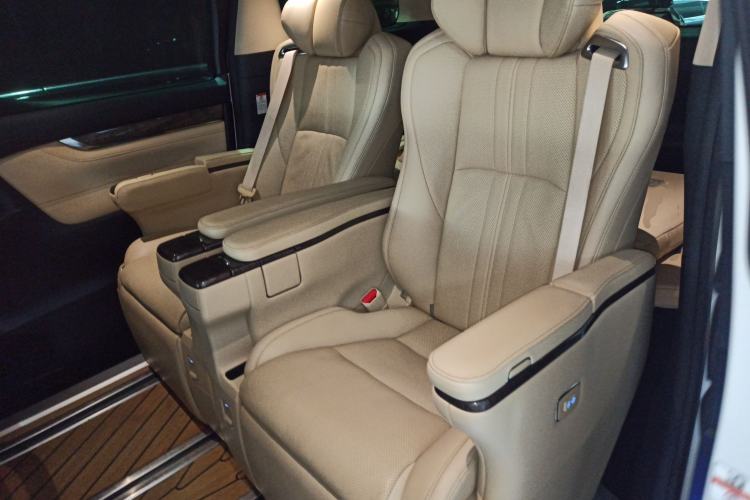 Used Toyota Vellfire 2020 Dual-Engine 2.5L HV Prestige Edition Left Rear Seat