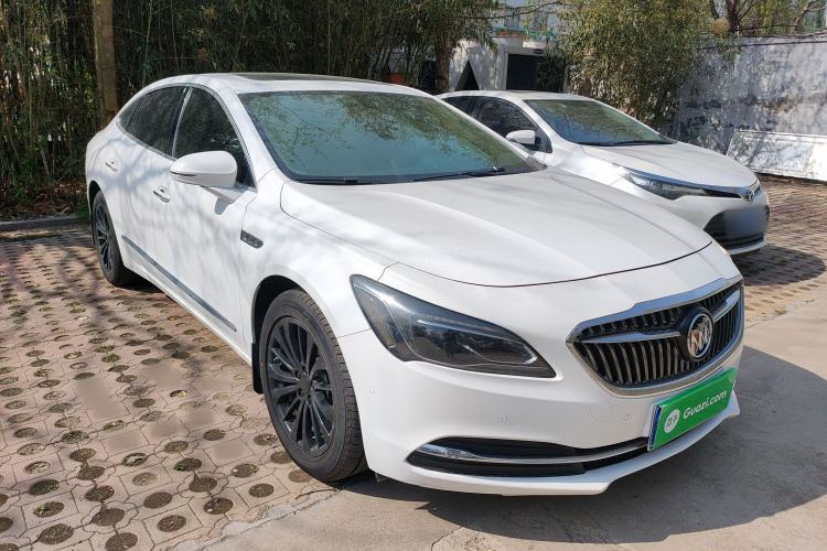 Used Buick LaCrosse 2018 28T Elite Edition Front Right 45 Deg