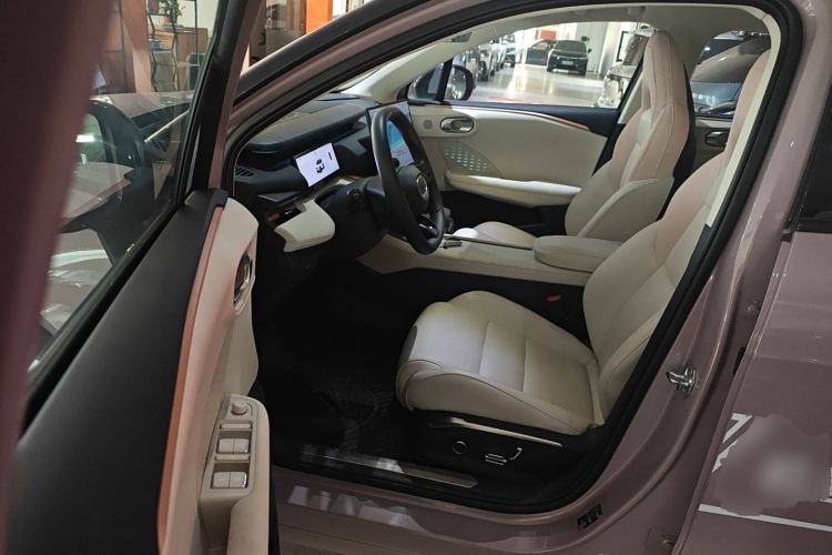 Used Lynk & Co 06 EM-P 2025 EM-P 126 Long-Range Halo