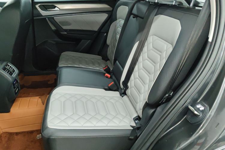 Used Volkswagen Tayron 2023 Revised Version 380TSI All-Wheel Drive R-Line High-Energy Edition Left Rear Seat