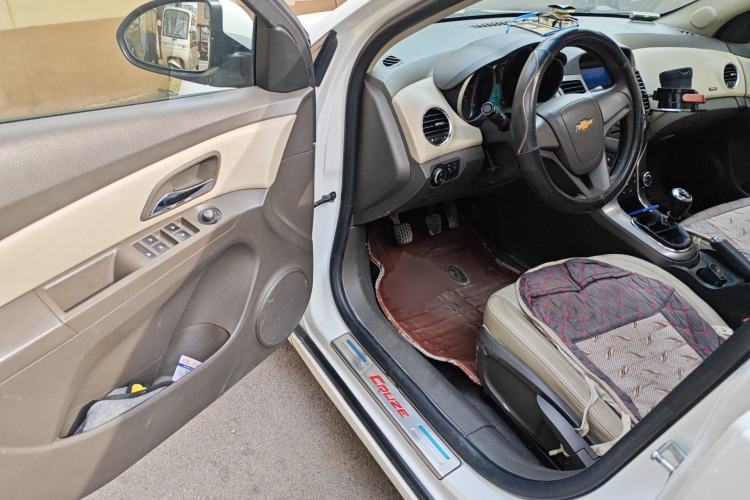 Used Chevrolet Cruze 2015 1.5L Classic SE MT Driver Seat