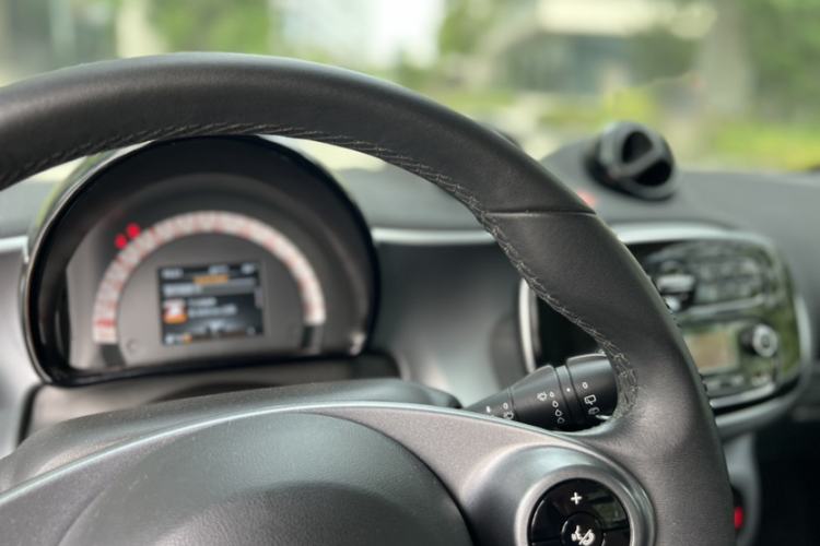 Used smart fortwo 2019 0.9T 66kW Hardtop Wind Power Edition China VI Interior 9