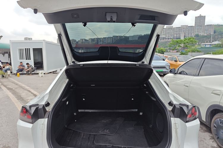 Used Deepal L07 2025 230 Ultra with DeepBlue Intelligent Driving AD PRO Extended-Range Version Trunk