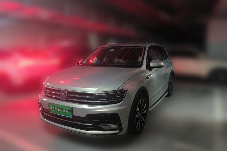 Used Volkswagen Tiguan L 2020 330TSI Automatic Two-Wheel Drive R-Line Flagship Version China VI Standard