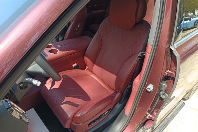 Used Hima AITO M8 2025 Extended-Range Ultra Version 53.4 kWh 5-Seater Edition Left Front Seat