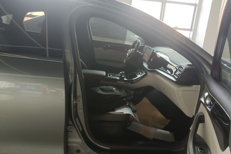 Used BYD Qin PLUS 2024 Honor Edition EV 420KM Leading Model
