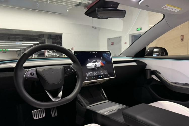 Used Tesla Model 3 2023 Long-Range All-Wheel-Drive Version Exterior 3