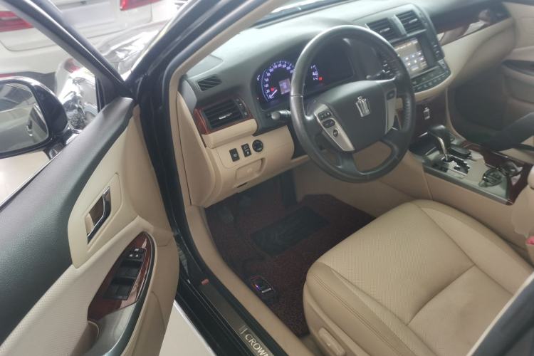 Used Toyota Crown 2012 2.5L Royal Leather Edition