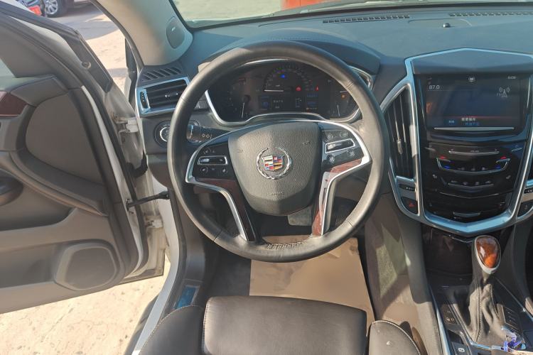 Used Cadillac SRX 2014 3.0L Elite Model Steering Wheel