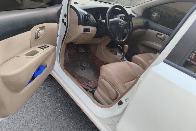 Used Nissan Livina 2015 1.6XE CVT Comfort Edition Driver Seat