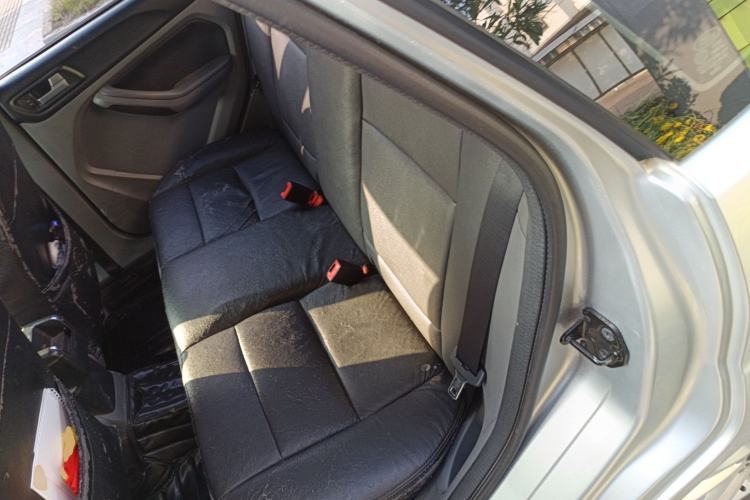 Used Ford Focus 2013 Hatchback Classic 1.8L Automatic Fashion Edition
