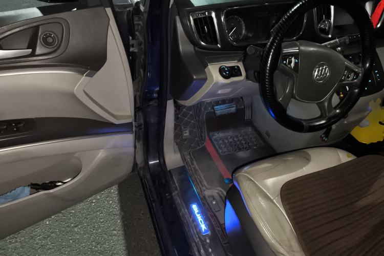 Used Buick GL8 2011 2.4L LT Luxury Business Executive Edition Driver Seat