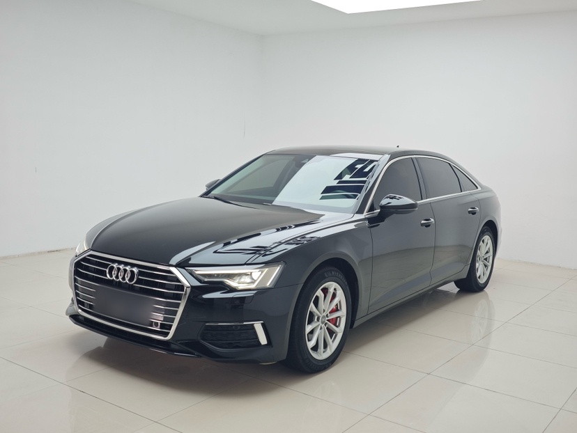 Unter der Vorderseite des Autos
