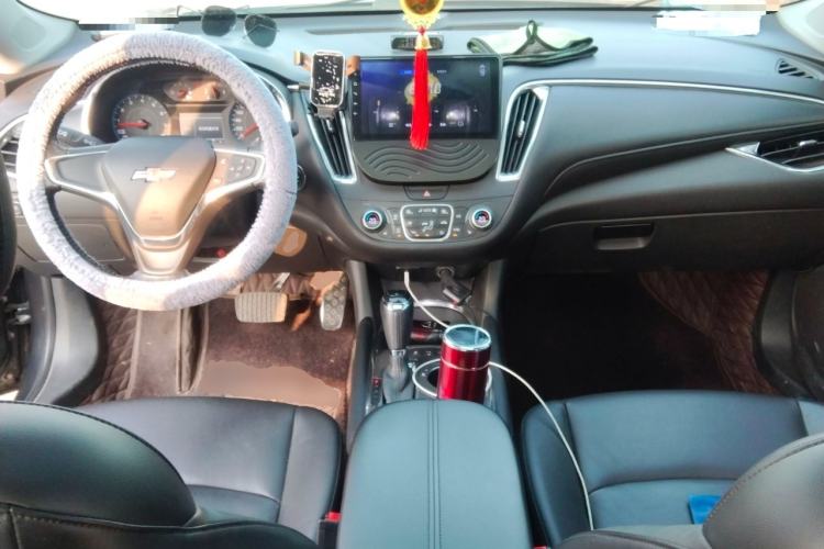 Used Chevrolet Malibu XL 2017 1.5T Automatic Ruichi Edition Center Console