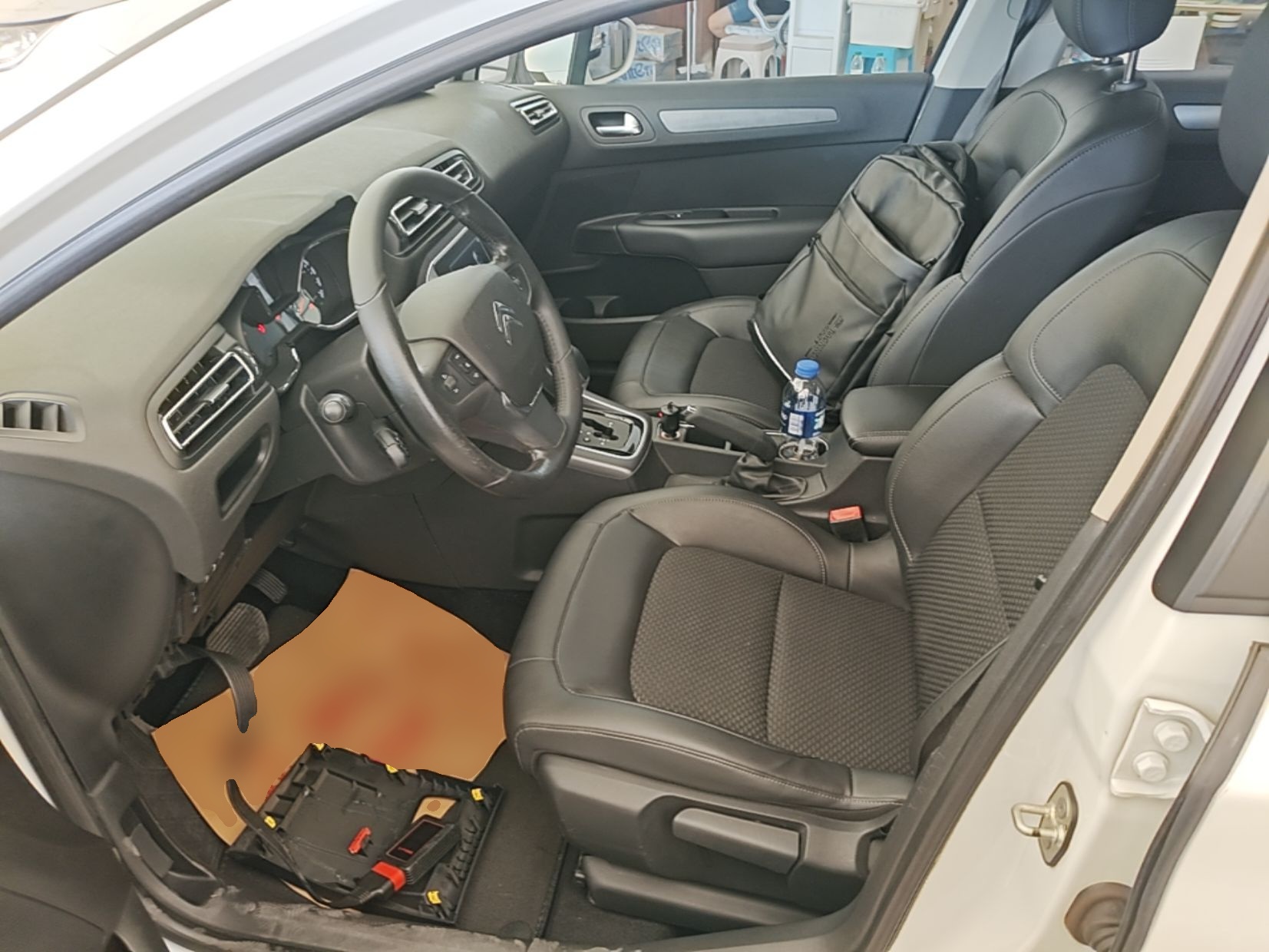 Interior delantero