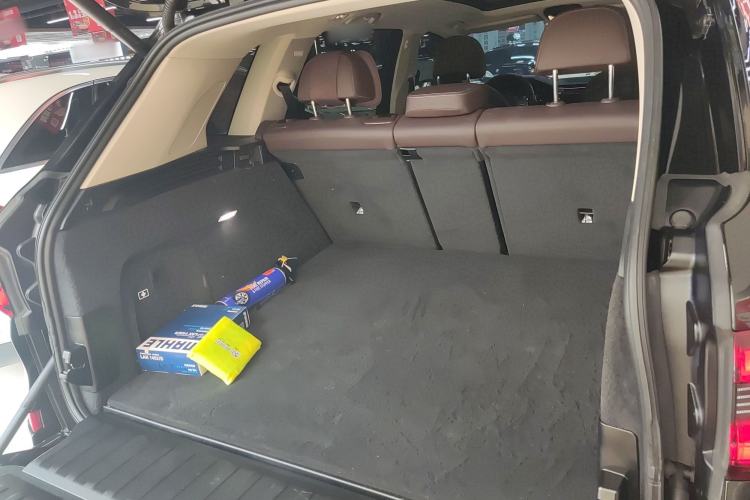 Used BMW X5 2022 xDrive 30Li Luxury M Sport Package
