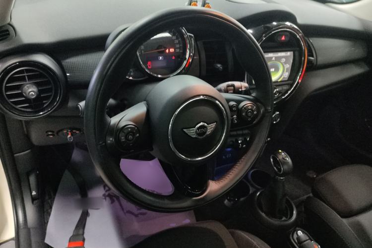 Used MINI MINI 2016 1.5T COOPER Five-Door Edition