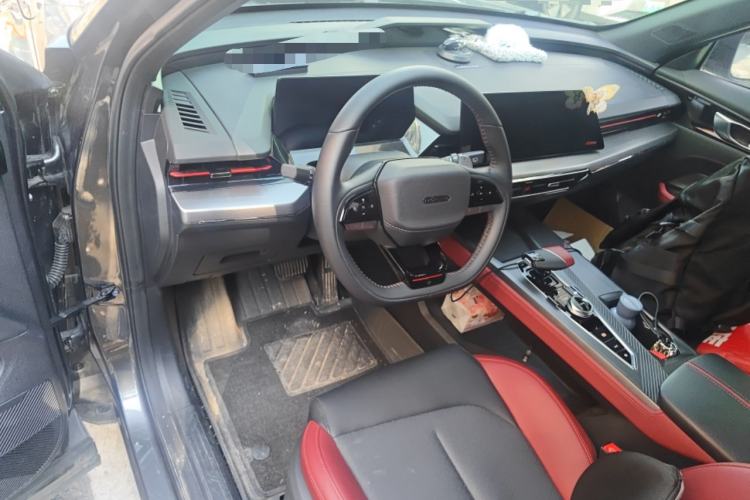 Used CHANGAN OSHAN Z6 2023 Blue Whale 1.5T DCT Smart Luxury Model Center Console