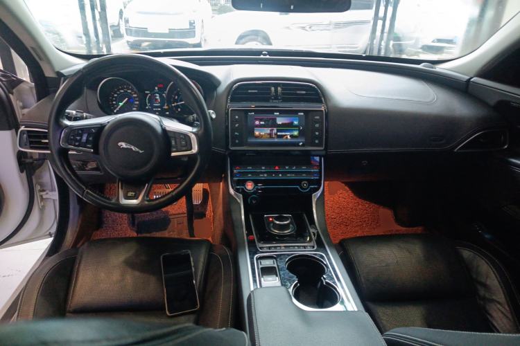 Used Jaguar XE 2015 2.0T 240 PS R-Sport