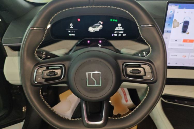 Used Zeekr 001 2024 WE Edition 100 kWh Rear-Drive Steering Wheel