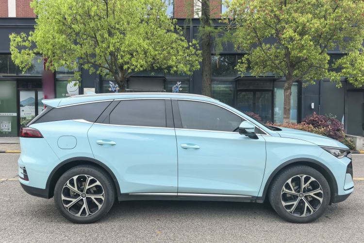 Used BYD Tang New Energy 2025 DM-i 115KM Prestige Model Exterior 3