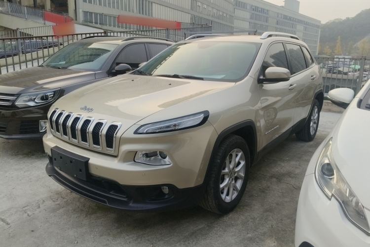 Used Jeep Cherokee 2016 2.4L Leading Edition
