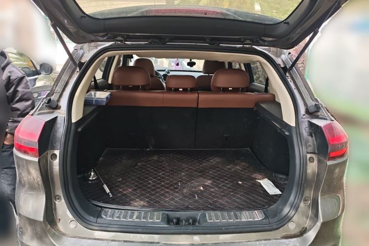 Used Geely Auto Emgrand X7 Sport 2018 1.8TD Automatic Two-Wheel Drive ZhiZun Model with 4G Connectivity
