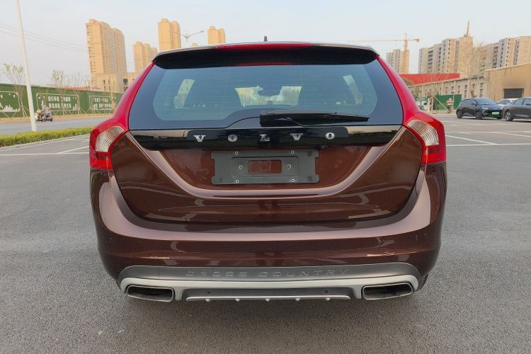 Used Volvo V60 2016 Cross Country T6 AWD
