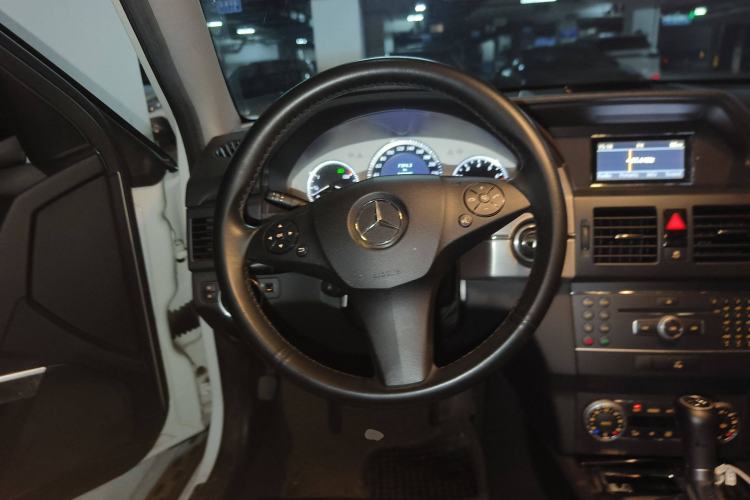 Used Mercedes-Benz GLK-Class 2011 GLK 300 4MATIC Fashion Model Steering Wheel