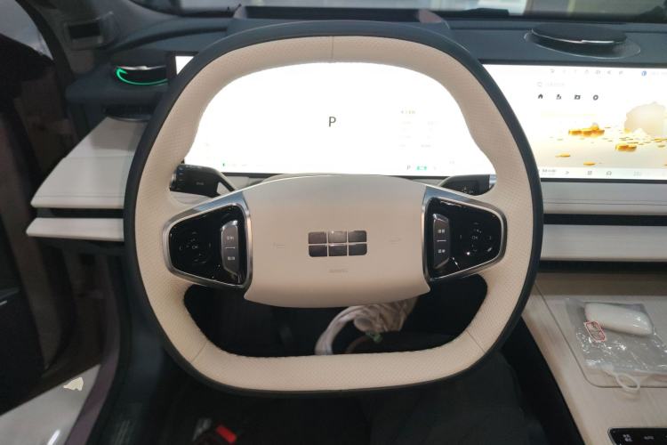 Used Geely Galaxy E8 2024 665 km Range Rear-Drive Starship Long-Range Version
