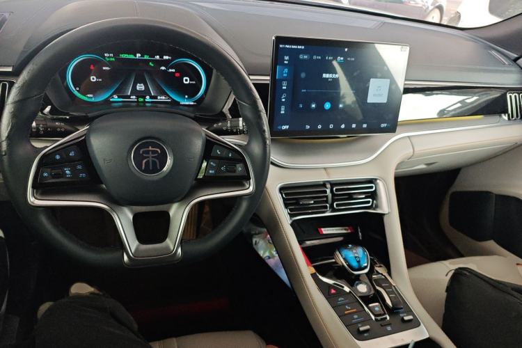 Used BYD Song Pro New Energy 2022 DM-i 110km Flagship Pro Model Center Console
