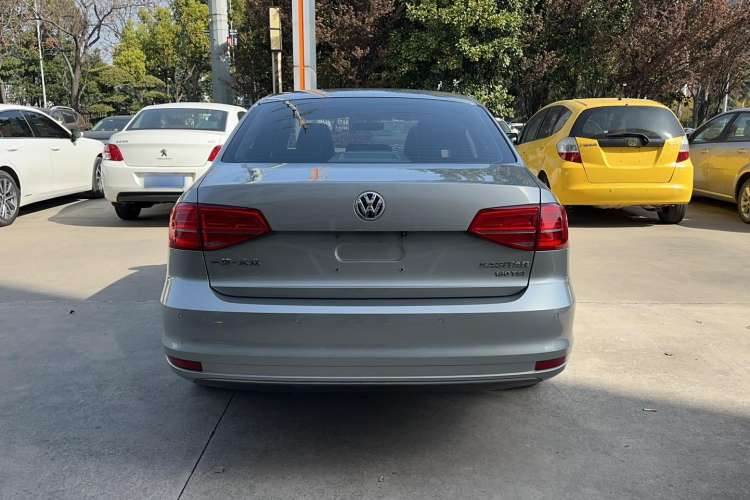 Used Volkswagen Sagitar 2017 180TSI Automatic Luxury Edition