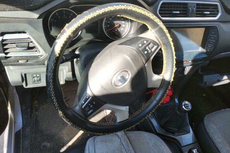 Used Great Wall Wingle 5 2017 2.4L European-spec Gasoline 2WD Elite Model with Big Double Cab – 4G69S4N
