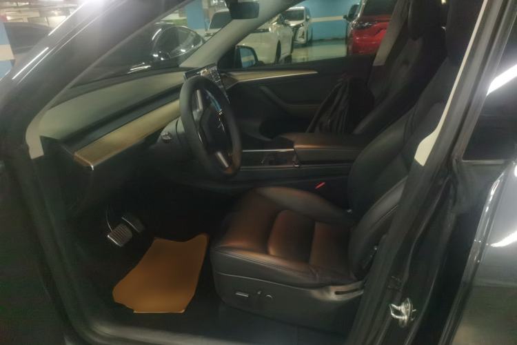 Used Tesla Model Y 2021 Long-Range All-Wheel-Drive Version 3D7