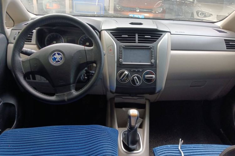 Used Venucia R50 2016 1.6L Manual Elite Edition
