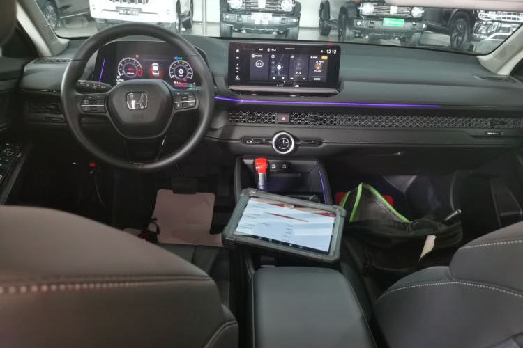 Used Honda Accord 2025 Sport Series 260TURBO Luxury Edition Center Console